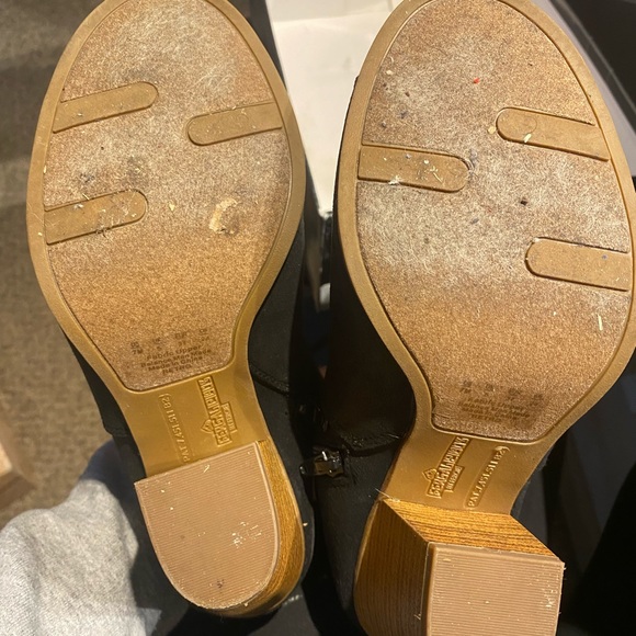 Fergalicious black Chelsea boot heals - Picture 4 of 4